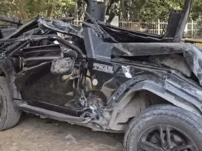 Thar collides with divider in Gurugram, 5 killed
