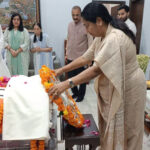Vijay Kumar Malhotra Passes Away : प्रो. विजय कुमार मल्होत्रा को सीएम रेखा गुप्ता ने दी भावपूर्ण श्रद्धांजलि