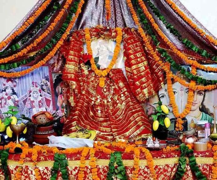 Shardiya Navratri: जानें किस दिशा में स्थापित करें माता की चौकी