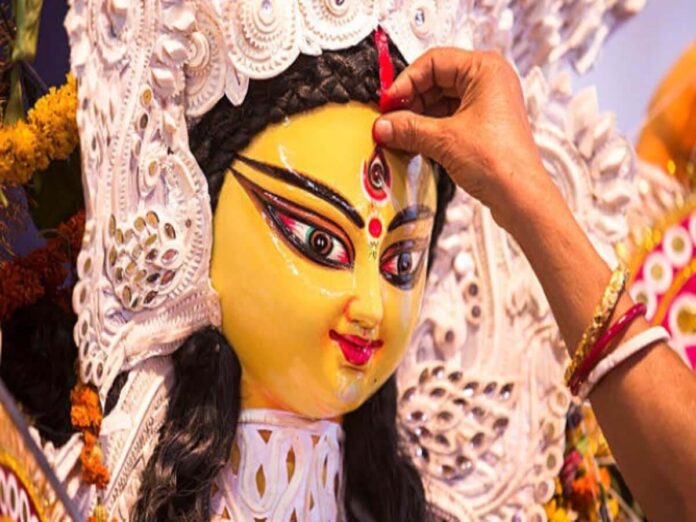 Durga Ashtami Upaay: दुर्गा अष्टमी के दिन राशि अनुसार करें ये उपाय, मां दुर्गा होंगी प्रसन्न