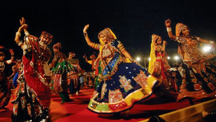 Garba Dance Controversy: मध्य प्रदेश, महाराष्ट्र और गुजरात में गरबा पंडालों में गैर-हिंदुओं की एंट्री पर VHP का फरमान, कांग्रेस ने खोला मोर्चा 