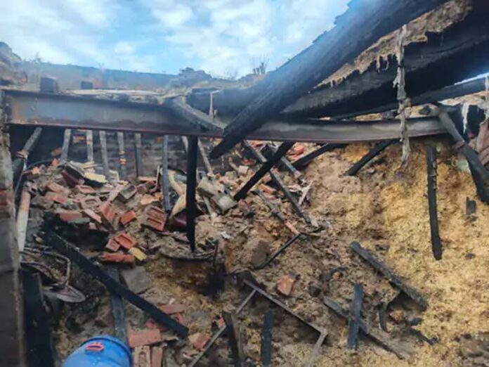 Sonipat News: सोनीपत में कट्टे में सांप को अस्पताल लेकर पहुंचा व्यक्ति, डॉक्टर से बोला- इसने काटा है इलाज कर दो Sonipat News: सोनीपत में कट्टे में सांप को अस्पताल लेकर पहुंचा व्यक्ति, डॉक्टर से बोला- इसने काटा है इलाज कर दो