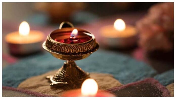 Indira Ekadashi Upaay: जीवन से दूर होगी दरिद्रता, इंदिरा एकादशी के दिन इन जगहों पर जलाएं दीपक