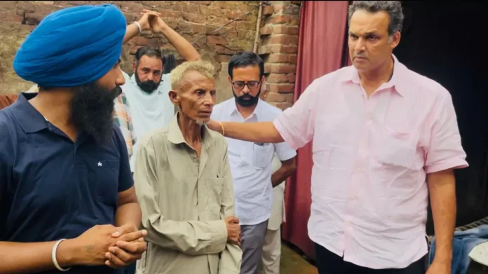Kutcha houses leaking in the rain, poor families suffering due to the administration's pathy