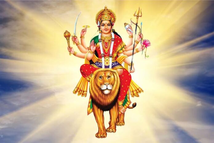 Maa Durga Aarti: शारदीय नवरात्र के पहले दिन करें ये आरती