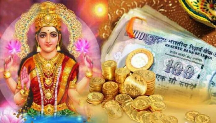 Maa Lakshmi Upaay: शुक्रवार के दिन करें मां लक्ष्मी से जुड़े ये उपाय