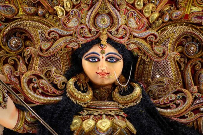 Mahalaya: महालया से होती है दुर्गा पूजा की शुरूआत, जानें क्यों खास है यह दिन