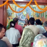 On the first day of Navaratri, devotees worshipped Goddess Shailputri.