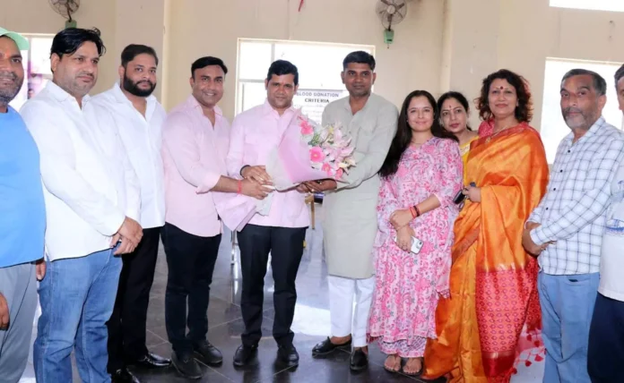Pawan Yadav, the BJP Ward President of Wazirabad, organized a blood donation and eye check-up camp. Pawan Yadav, the BJP Ward President of Wazirabad, organized a blood donation and eye check-up camp.