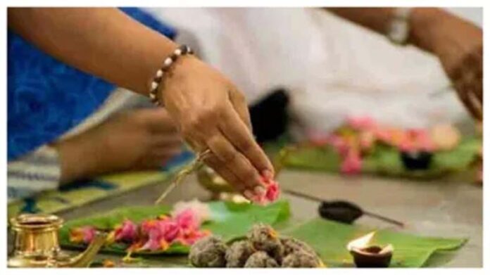 Pitru Paksha: जानें पितरों को प्रसन्न करने के उपाय
