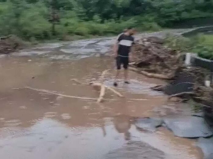 Haryana Weather Update: बारिश से घग्घर नदी उफान पर, पंचकूला में 1 करोड़ की लागत से बना पुल बहा