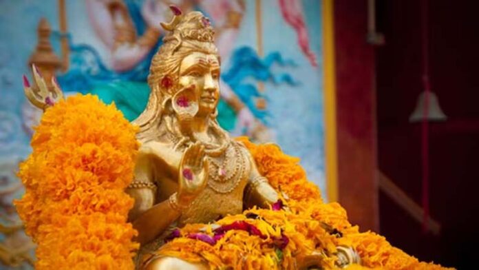 Pradosh Vrat Upaay: शुक्र प्रदोष व्रत पर करें ये उपाए, धन संंबंधी परेशानियां होगी दूर