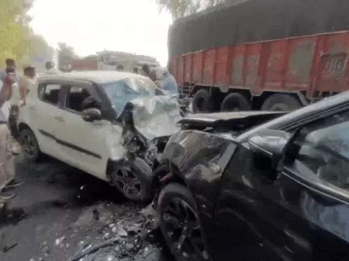 Road Accident In Kurukshetra: कुरुक्षेत्र में हैरियर-स्विफ्ट कार आपस में टकराई, 5 लोगों की मौत