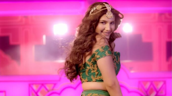 Sapna Choudhary Dance: सपना चौधरी का 7 साल पुराना डांस Video फिर हुआ वायरल, ठुमकों से आज भी मचाती हैं धमाल