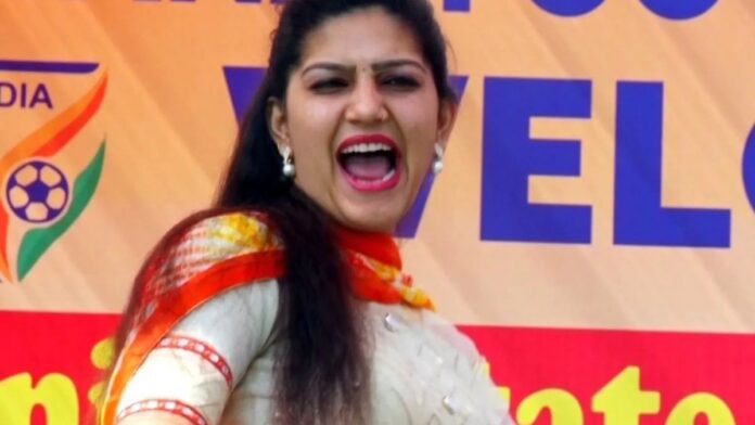 Sapna Choudhary Dance: स्टेज पर छाया सपना चौधरी का जलवा, ‘तेरे नजर लाग जागी’ पर लगाए लाजवाब ठुमके