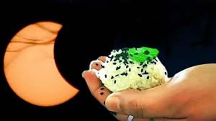 Sarvapitri Amavasya: सर्वपितृ अमावस्या पर लगेगा सूर्य ग्रहण, जरूर करें ये काम