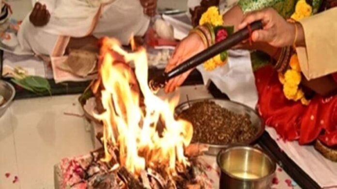 Shardiya Navratri Havan: जानें शारदीय नवरात्र में कब करें हवन