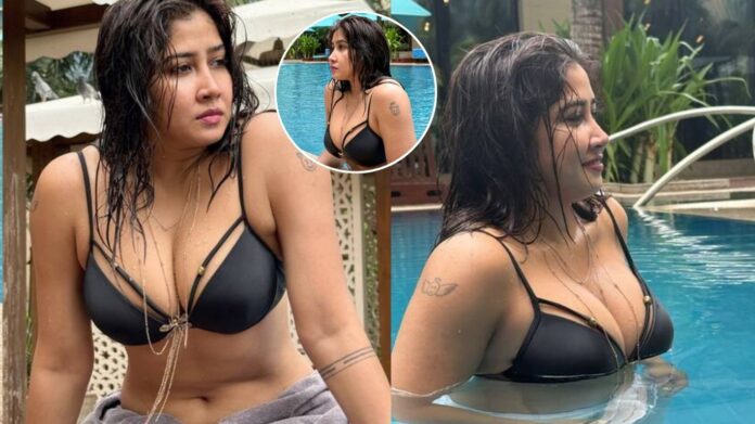 Sofia Ansari Bold Photos: सोफिया अंसारी ने ब्लैक बिकिनी में बिखेरा जलवा, सेक्सी लुक ने फैंस की रोक दीं साँसें Sofia Ansari Bold Photos: सोफिया अंसारी ने ब्लैक बिकिनी में बिखेरा जलवा, सेक्सी लुक ने फैंस की रोक दीं साँसें