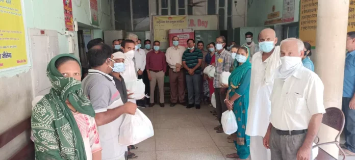 TB Free India Campaign : प्रधानमंत्री टीबी मुक्त भारत अभियान के तहत चिकित्सकों ने लिए टीबी मरीज गोद