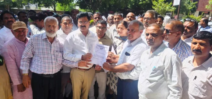 The office bearers of the Saksham Employees' Association Haryana submitted a 10-point memorandum of demands.