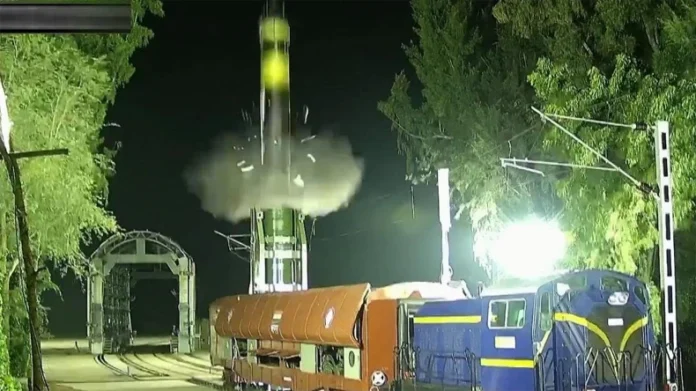 Agni-Prime Missile: अग्नि-प्राइम मिसाइल का सफल परीक्षण, मारक क्षमता 2,000 किलोमीटर
