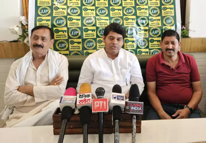Palwal News : प्रदेश के बाढ़ और बारिश से प्रभावित किसानों के लिए 5 हजार करोड़ रुपए की आर्थिक सहायता देनी चाहिए
