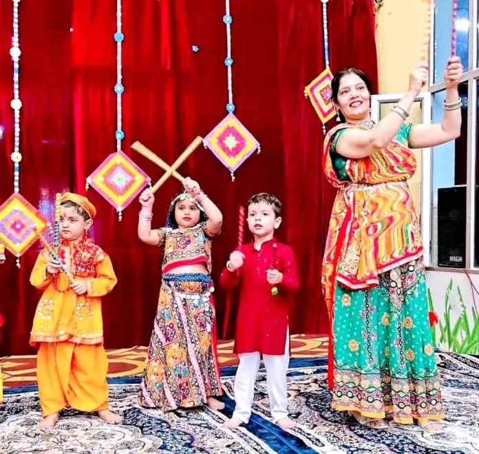 Jind News : इंडस पब्लिक स्कूल जूनियर विंग में हुआ डांडिया पर्व का आयोजन