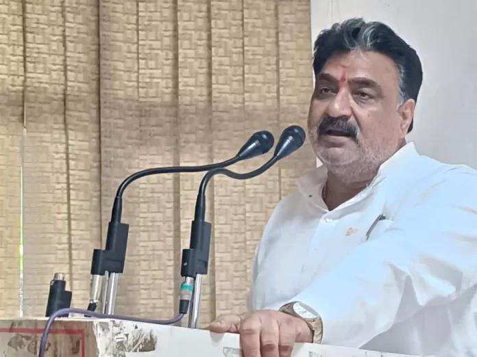 Jind News : राष्ट्र के विकास की आत्मा है श्रमिक वर्ग : डॉ. कृष्ण मिड्ढा