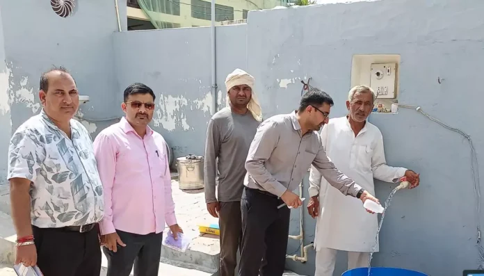 Clean Drinking Water : विभाग की टीम ने हर घर दी दस्तक