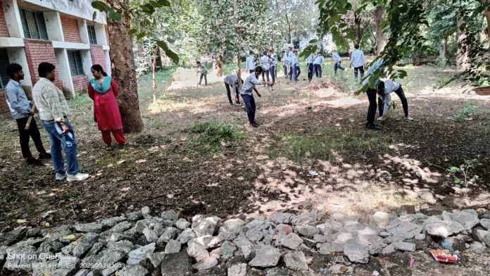 Mahendragarh News : सेवा पर्व के छठे दिन संस्थान में कार्यशाला व मैदान की साफ-सफाई