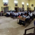 Mahedragrh News : महिला पुलिस टीम ने स्कूल विद्यार्थियों को दी “गुड टच बैड टच” की जानकारी