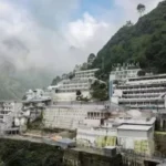 Jammu News: खराब मौसम के कारण श्री माता वैष्णो देवी की यात्रा फिर स्थगित