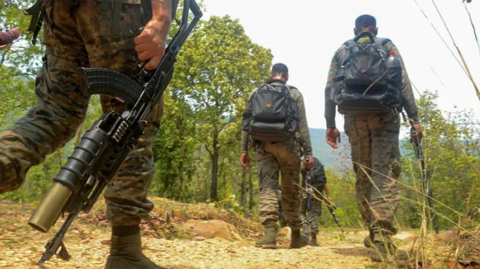 Jharkhand Naxalism: गुमला जिले एक जंगल में मुठभेड़, तीन नक्सली मारे गए