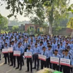Faridabad News : एक साथ 1200 विद्यार्थियों और 50 अध्यापकों ने लिया स्वदेशी का संकल्प