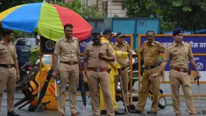 Maharashtra News: मुंबई में 34 'मानव बम' लगाने की धमकी, 14 पाकिस्तानी आतंकी भारत में घुसे