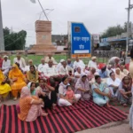 Jind News : शराब ठेके के विरोध में उतरे सेक्टर 11 वासी