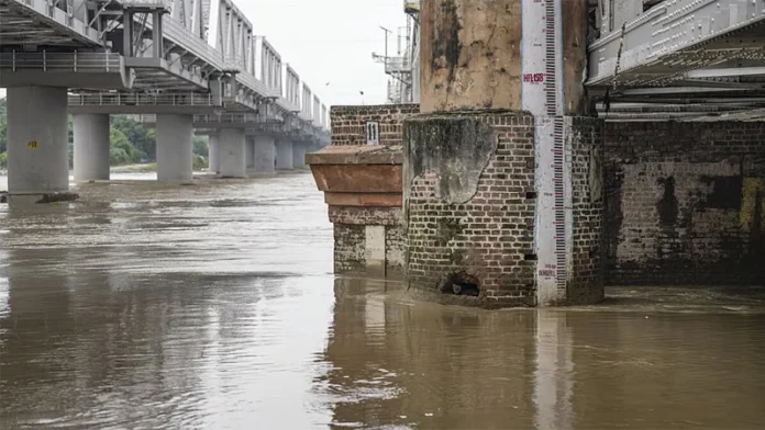 Monsoon Live: उत्तर भारत में दुश्वारियां जारी, हरियाणा, पंजाब व दिल्ली में और बारिश का अनुमान