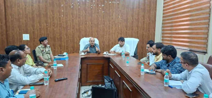 Faridabad News : सडक़ पर पानी छोडऩे वाले व पानी निकासी में बाधा उत्पन्न करने पर होगी तत्काल एफआईआर दर्ज