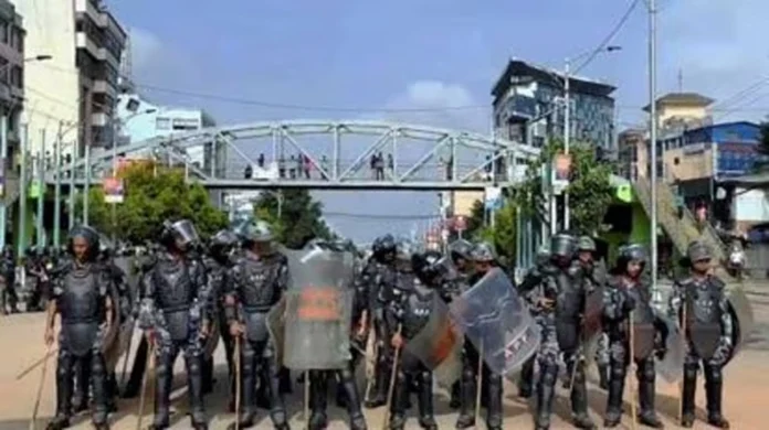 Nepal Violence Update: नेपाल सेना ने देशव्यापी प्रतिबंधात्मक आदेश लागू किए