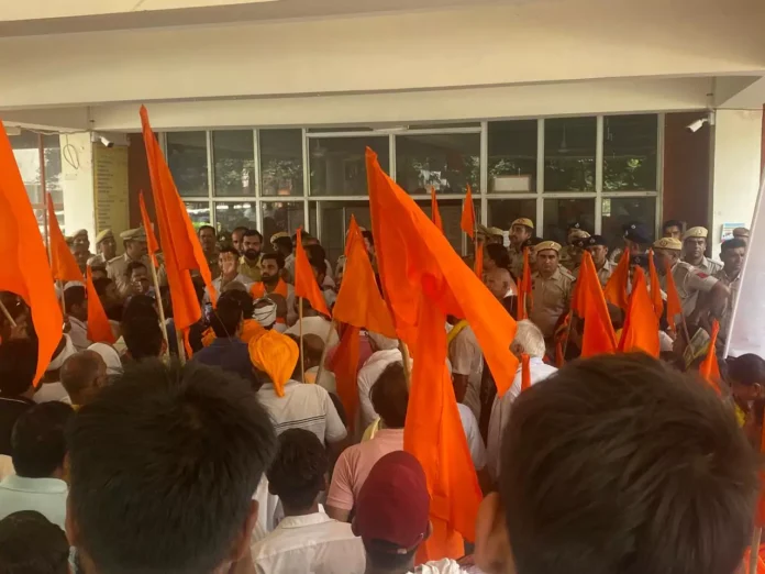 Jind News : विश्व हिंदू परिषद व बजरंग दल कार्यकर्ताओं ने किया प्रदर्शन
