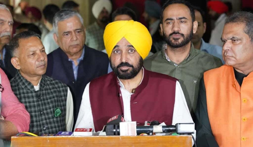 Punjab Breaking News : पंजाब को गुरुओं का आर्शीवाद प्राप्त : मान Punjab Breaking News : पंजाब को गुरुओं का आर्शीवाद प्राप्त : मान