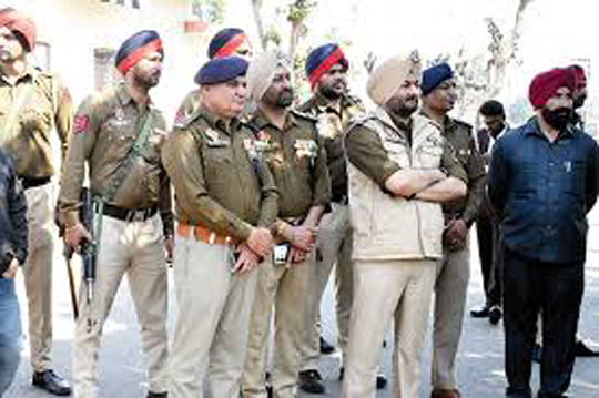 Jalandhar Breaking News : जालंधर में नशा तस्करों पर कार्रवाई, अवैध निर्माण तोड़े Jalandhar Breaking News : जालंधर में नशा तस्करों पर कार्रवाई, अवैध निर्माण तोड़े