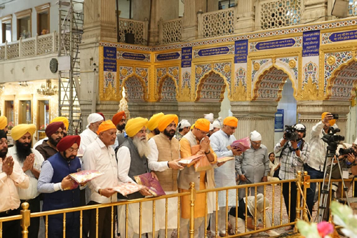 Punjab News Update : हमें गुरु साहिब जी के दिखाए मार्ग पर चलना चाहिए Punjab News Update : हमें गुरु साहिब जी के दिखाए मार्ग पर चलना चाहिए