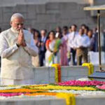 PM Modi Breaking News : बापू के दिखाए रास्ते पर चलकर भारत निर्माण करेंगे : पीएम
