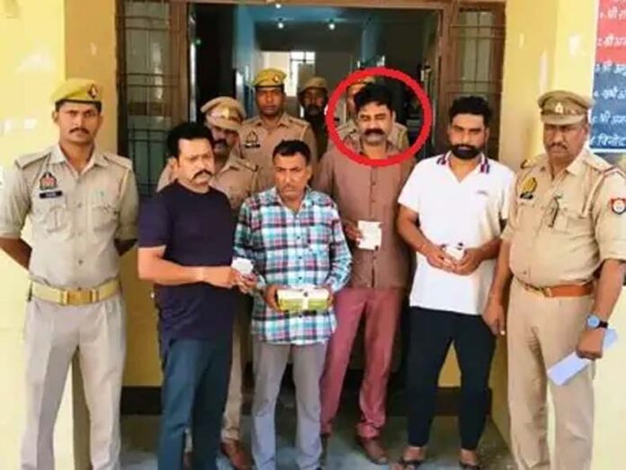 Kurukshetra Police ASI Arrested: अफीम तस्करी के आरोप में कुरुक्षेत्र पुलिस का एएसआई यूपी में गिरफ्तार Kurukshetra Police ASI Arrested: अफीम तस्करी के आरोप में कुरुक्षेत्र पुलिस का एएसआई यूपी में गिरफ्तार