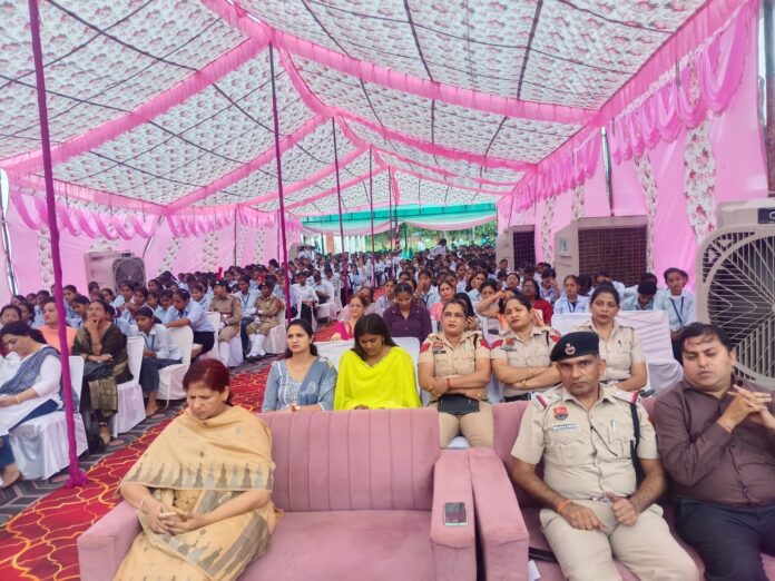 Ambala News : कल्पना चावला पॉलिटेक्निक में साइबर क्राइम के प्रति जागरूक किया