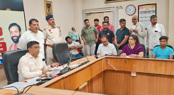Jind News : सभी विभाग आपसी समन्वय और उत्तरदायित्व की भावना से करें कार्य : डीसी