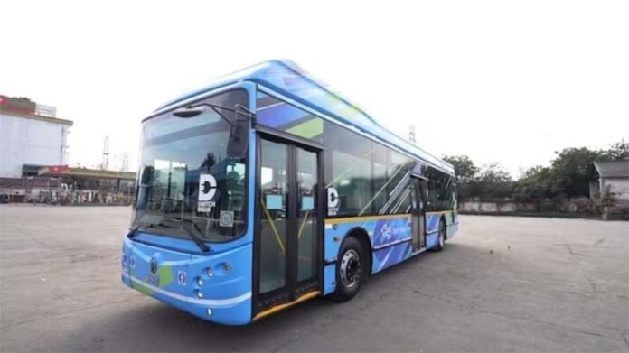 Delhi News: दिल्ली से अयोध्या, कटरा और उदयपुर के लिए एसी बस सर्विस शुरू करने की तैयारी में सरकार