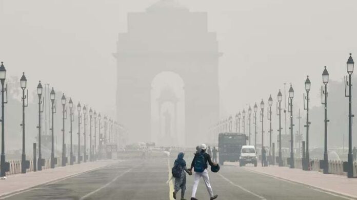 Delhi Weather Update: दिल्ली की हवा हुई खराब, स्टेज-1 के उपाय लागू