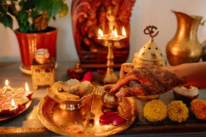 Dhanteras Puja Vidhi: जानें धनतेरस पर पूजा का शुभ मुहूर्त